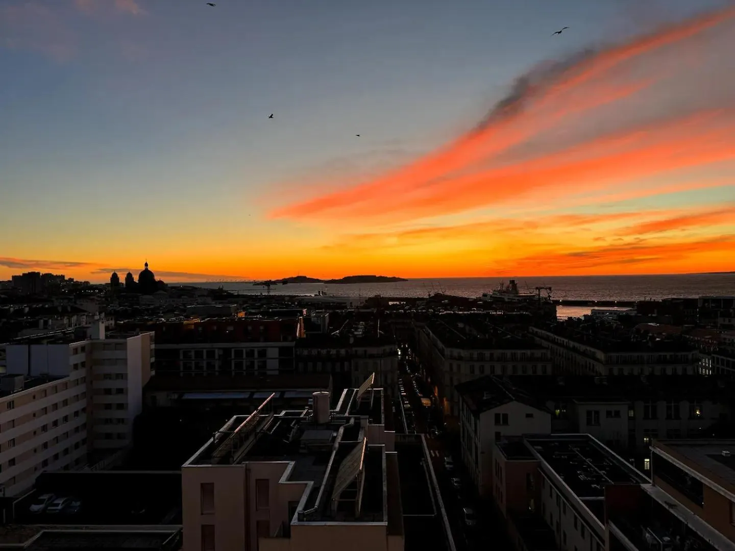 Apartment T4 Exceptionnel Vue Sur Mer A 5 Min A Pied Du Metro Marseille